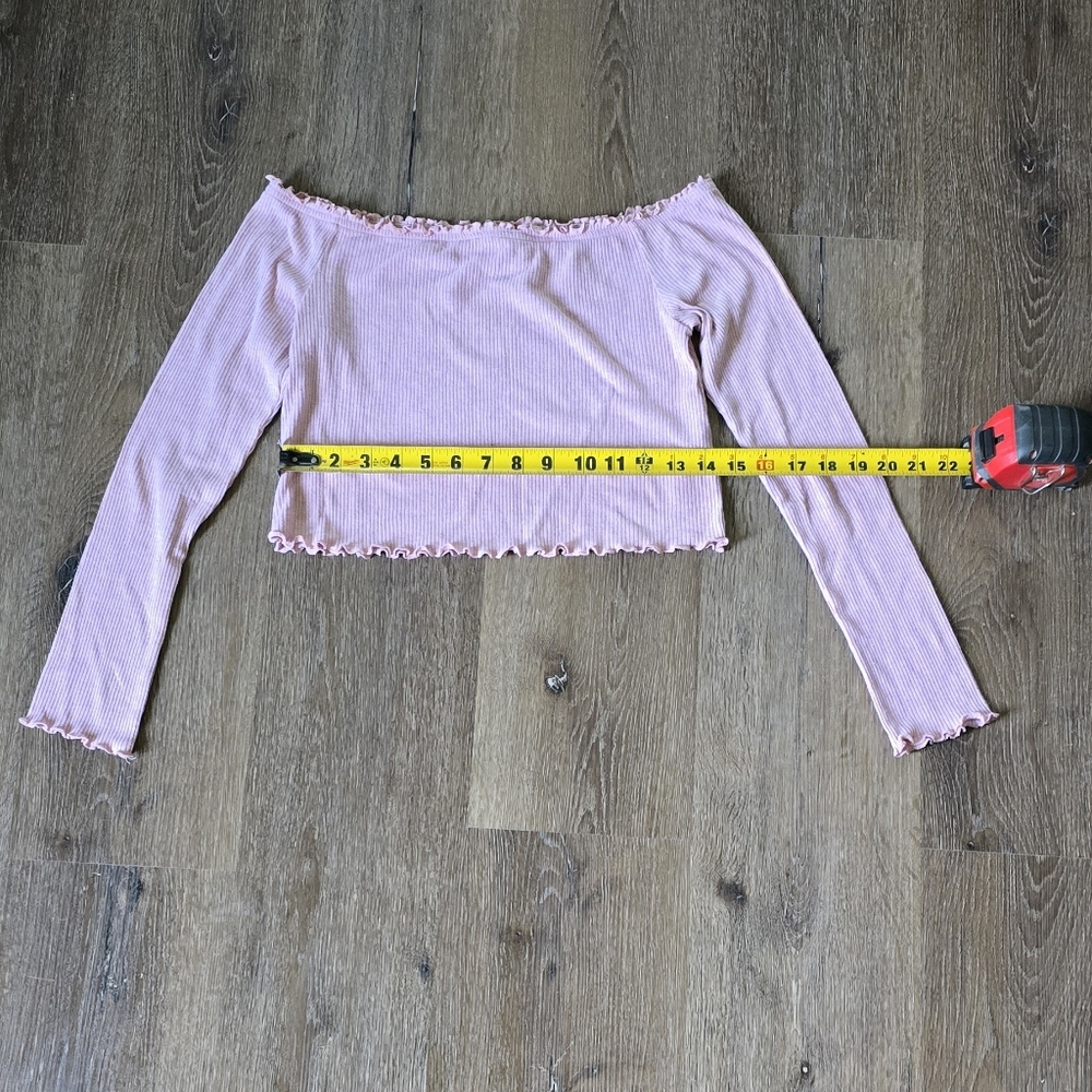 Light Pink Off-Shoulder Ruffle Crop Top - Picture 3 of 6